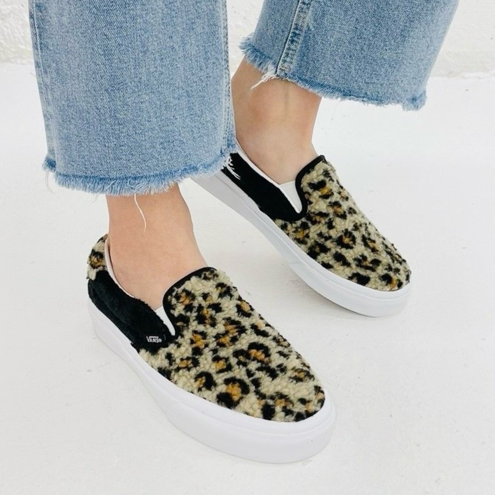 Vans Slip On 59 Leopard Sherpa Sneakers